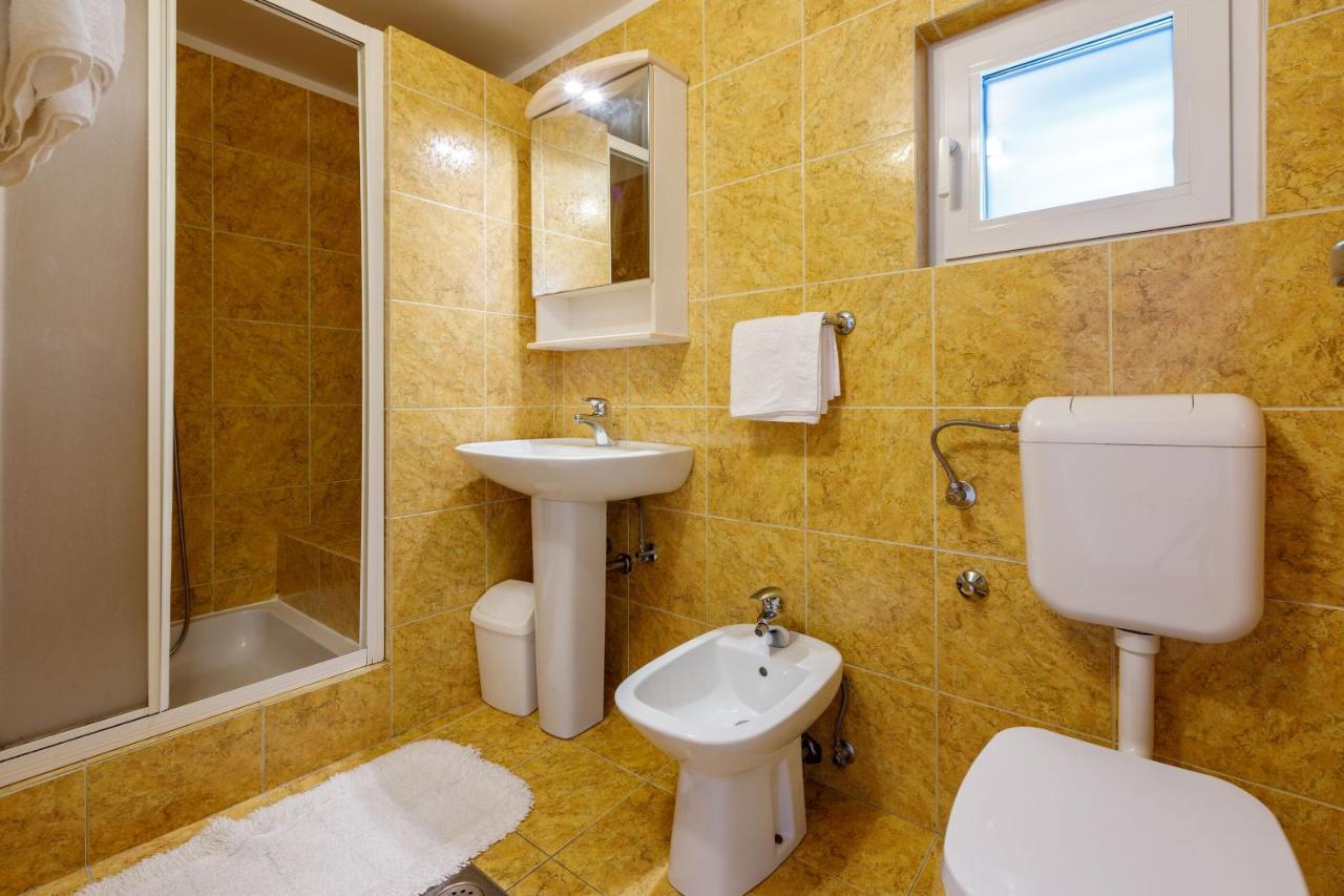 Apartments Loncaric Crikvenica Extérieur photo