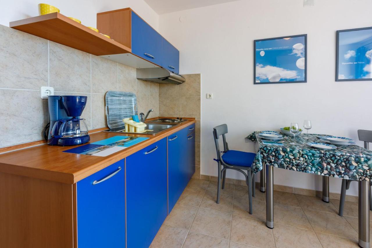 Apartments Loncaric Crikvenica Extérieur photo