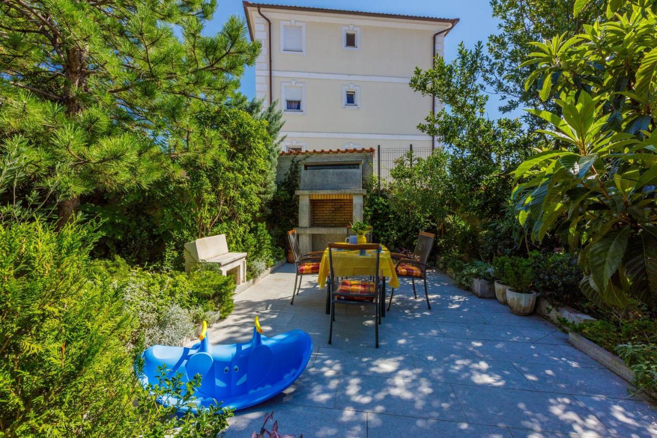 Apartments Loncaric Crikvenica Extérieur photo